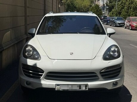 Porsche Cayenne GTS 2013