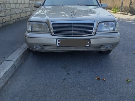 Mercedes C 180