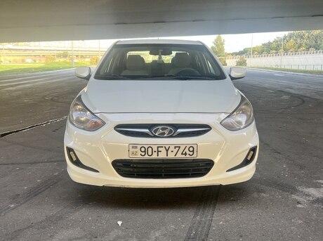 Hyundai Accent 2012