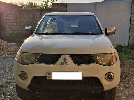 Mitsubishi L200 2009