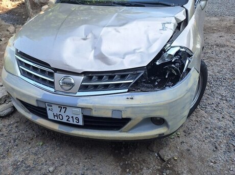 Nissan Tiida 2012