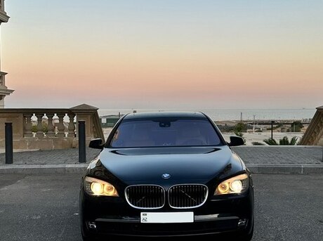 BMW 740 2011