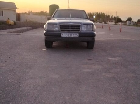 Mercedes 190 1985