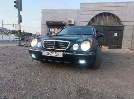 Mercedes E 270 2000