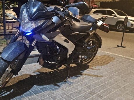 Bajaj Pulsar NS 200 2021