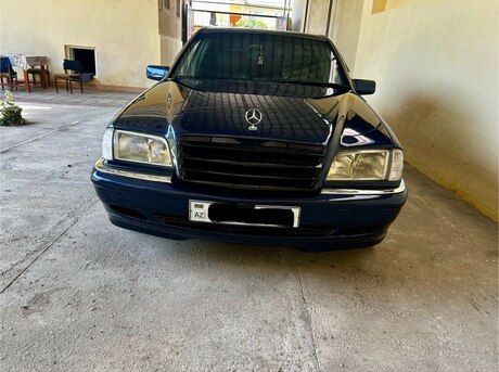 Mercedes C 240