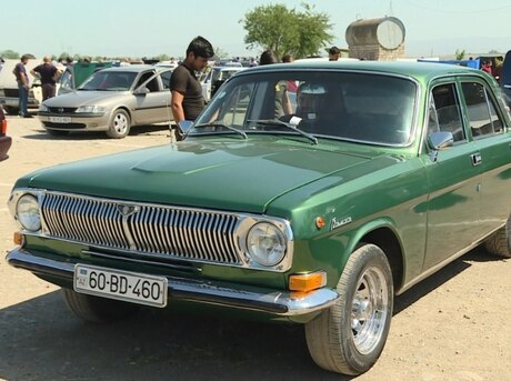 GAZ 24 1977