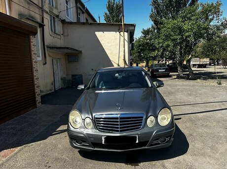 Mercedes E 280