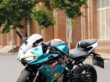 CFMOTO 250 SR