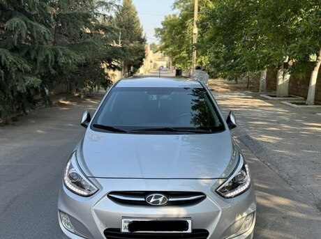 Hyundai Accent 2015