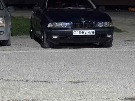 BMW 528