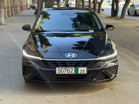 Hyundai Elantra 2024