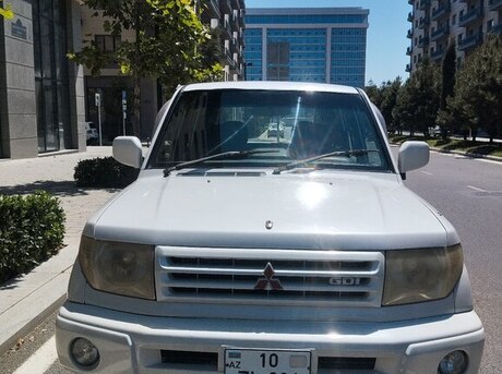 Mitsubishi Pajero io 1999