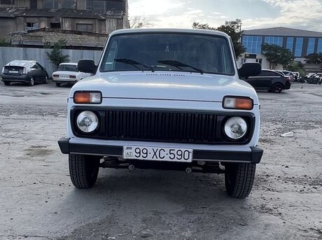 LADA (VAZ) 2121 Niva (4x4) 2015