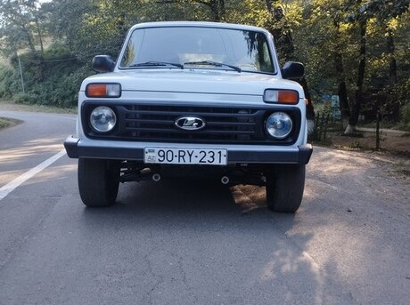 LADA (VAZ) Niva 2011