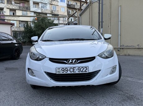 Hyundai Elantra 2012