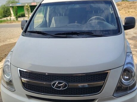 Hyundai H-1 2015