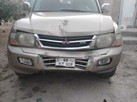 Mitsubishi Pajero 2000
