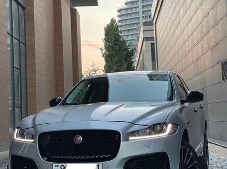 Jaguar F-Pace R