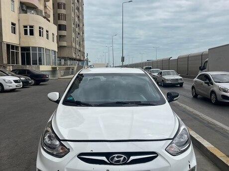 Hyundai Accent 2013