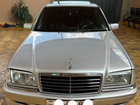 Mercedes C 230