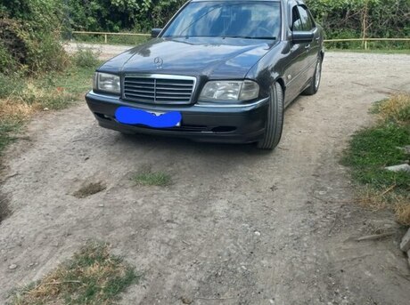 Mercedes C 180