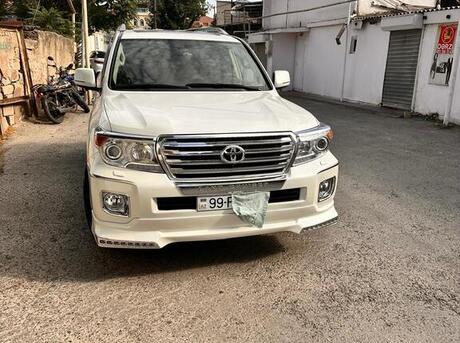 Toyota Land Cruiser 2011