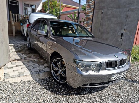 BMW 745