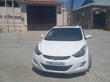 Hyundai Elantra 2012