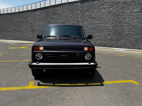 LADA (VAZ) Niva 2015