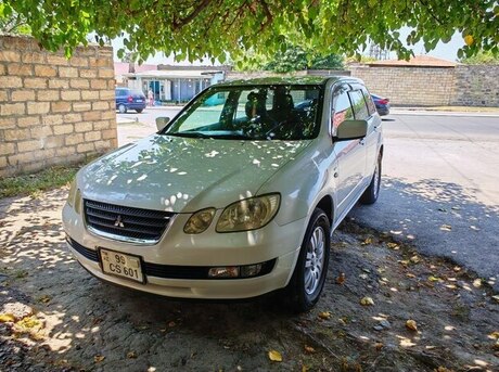 Mitsubishi Airtrek 2001
