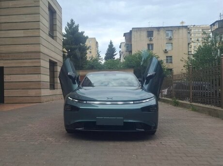 XPeng P7