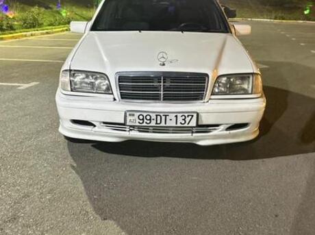 Mercedes C 180