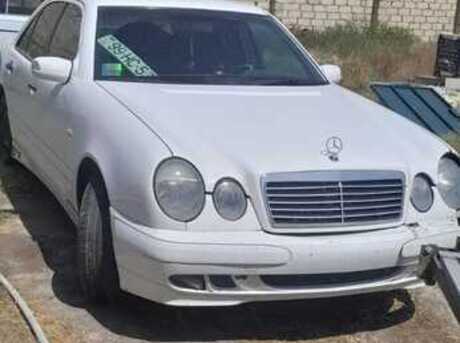 Mercedes E 280