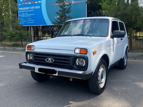 LADA (VAZ) Niva 2015