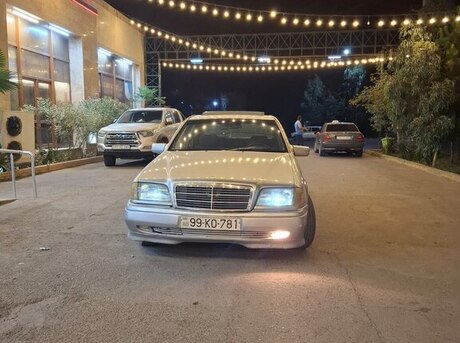 Mercedes C 180