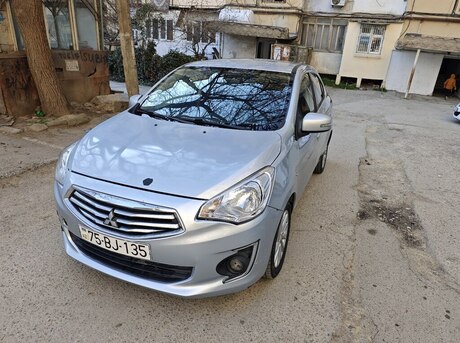 Mitsubishi Attrage 2016