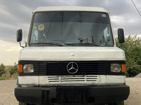 Mercedes 508 1993