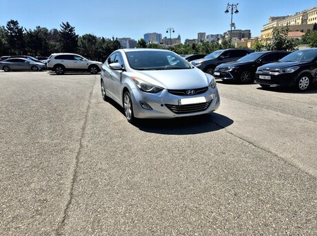 Hyundai Elantra 2011