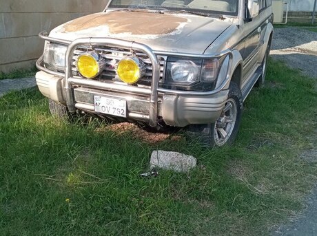 Mitsubishi Pajero 1991