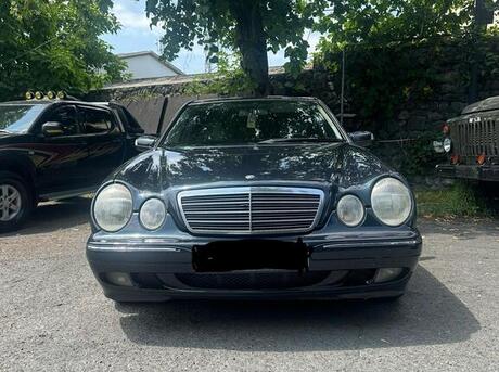 Mercedes E 220 d 2000