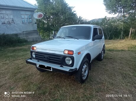 LADA (VAZ) Niva 2011
