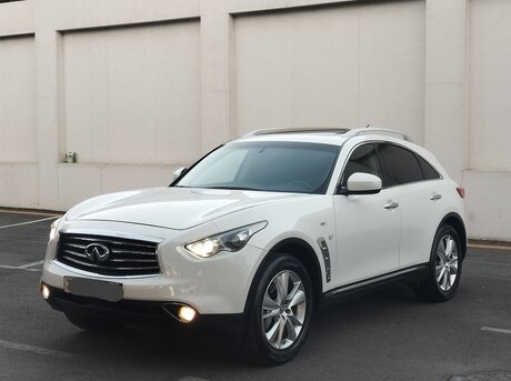 Infiniti QX70