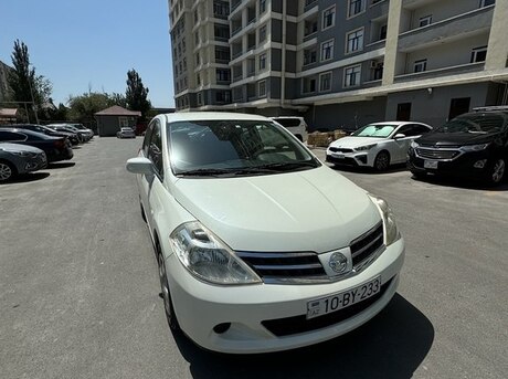 Nissan Tiida 2011
