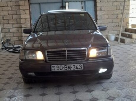 Mercedes C 180