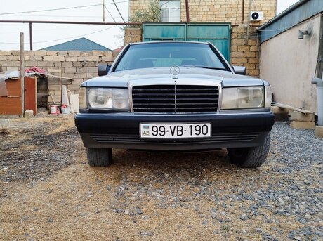 Mercedes 190 1990