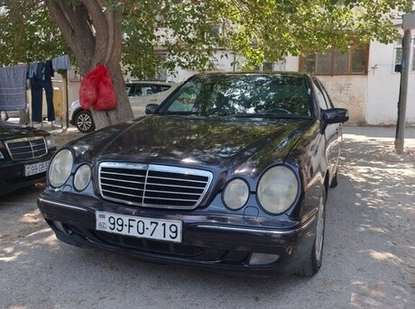 Mercedes E 220 d 2000