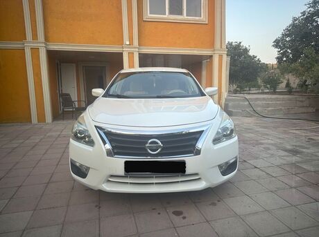 Nissan Altima 2012