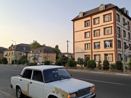 LADA (VAZ) 2107 2002