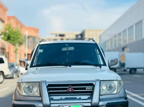 Mitsubishi Pajero io 1999